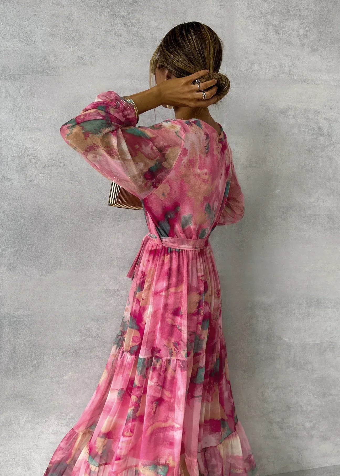 Elara – Langes Wickelkleid mit Blumenmuster