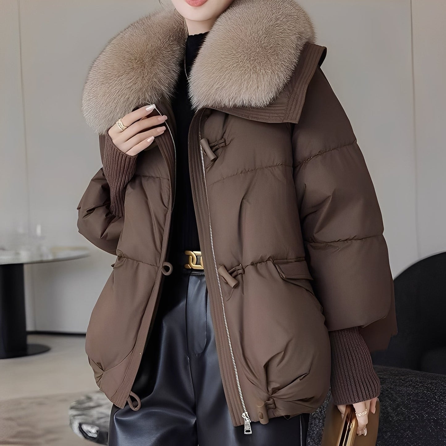 Victoria - schicke Windjacke mit Daunen und Fellkragen für Frauen