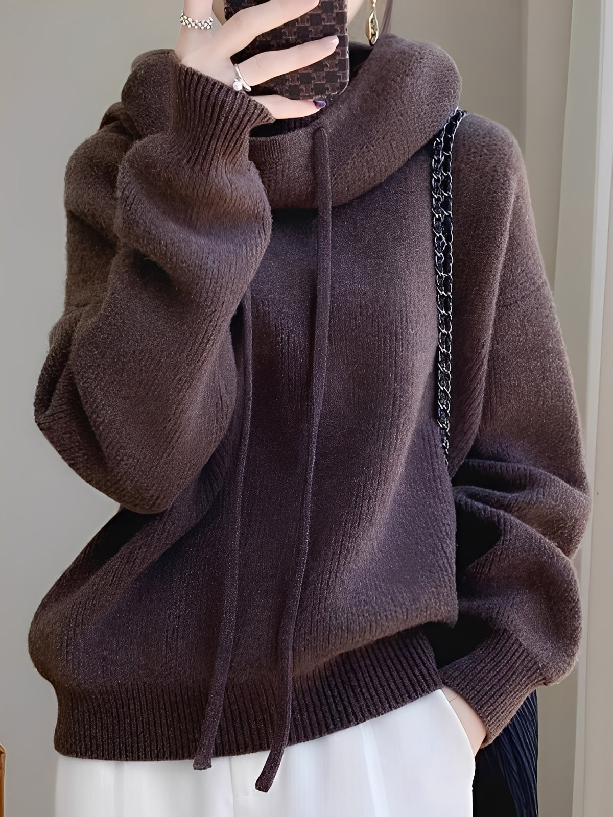 Roxane - Gemütlicher Damenpulli aus Wolle mit Kapuze