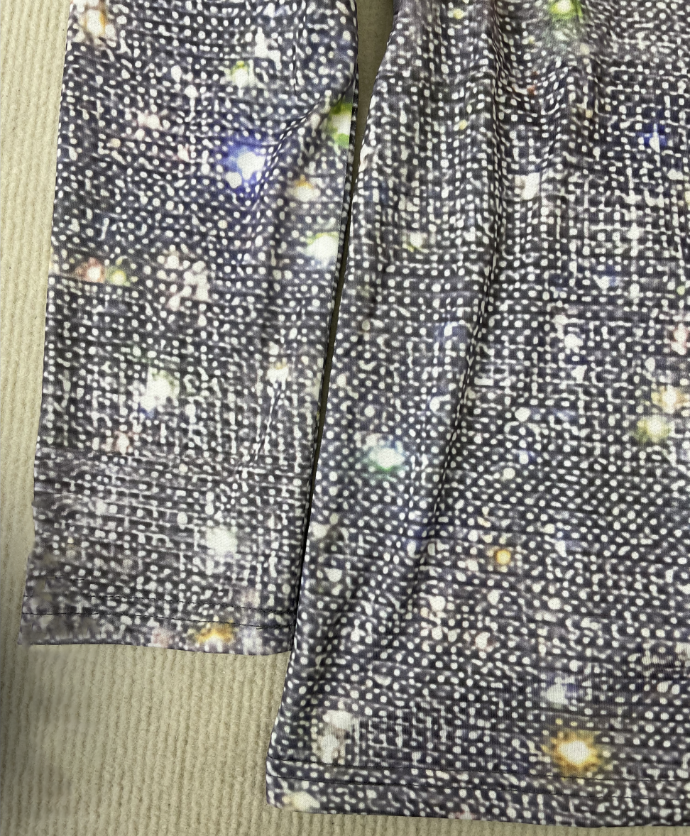 Elaina – Glitzerbluse mit langen Ärmeln