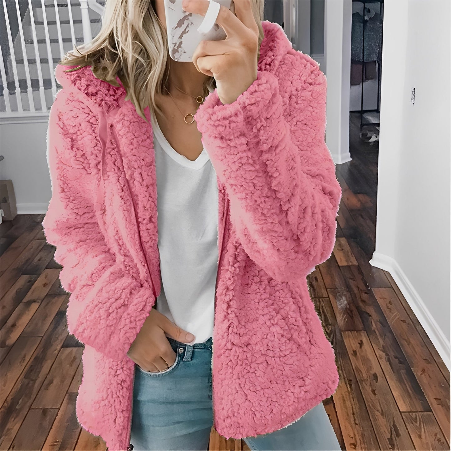 Blaire - Gemütliche Damenkapuzenjacke aus Teddyfell