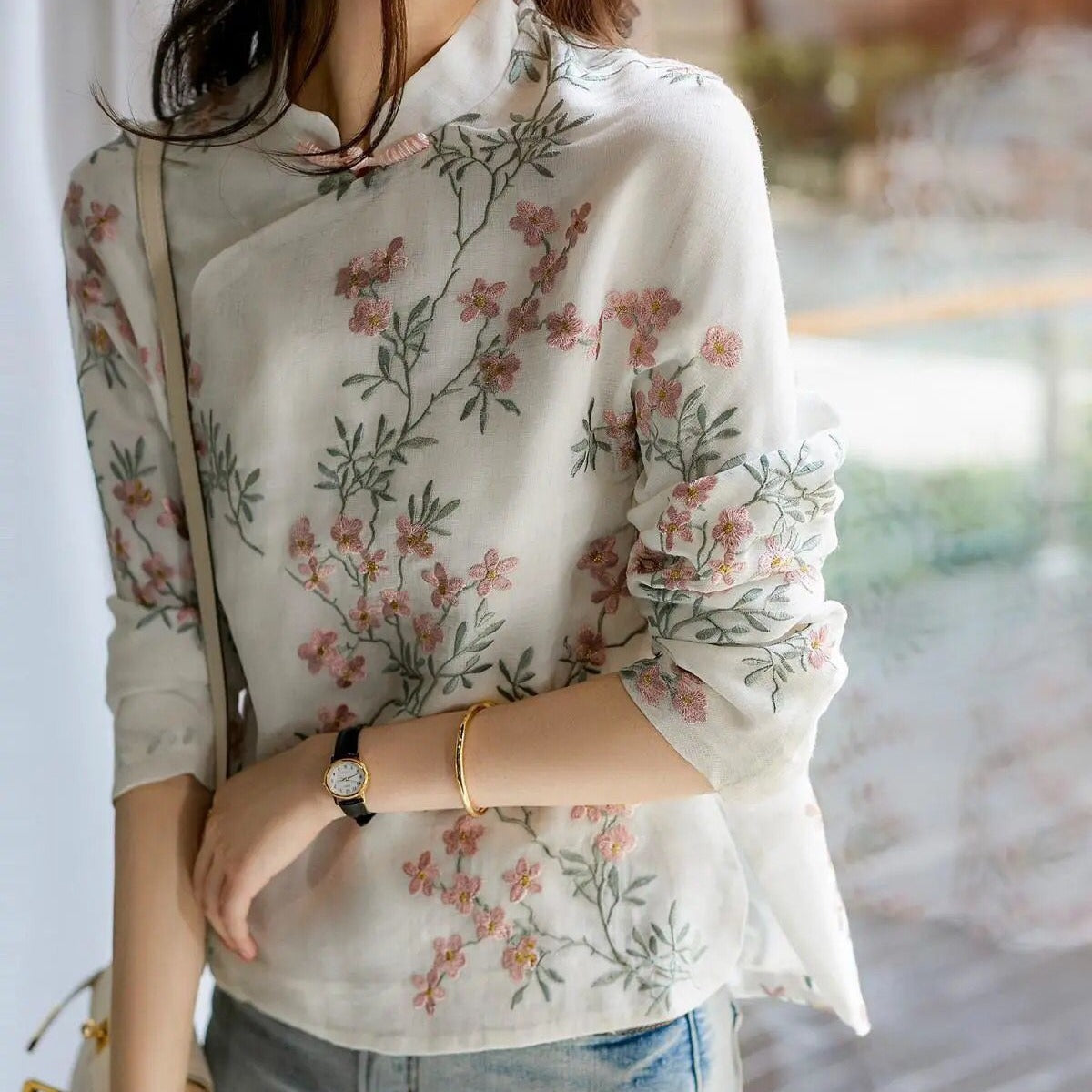 Charnette - Stylische Damenbluse aus besticktem Leinen