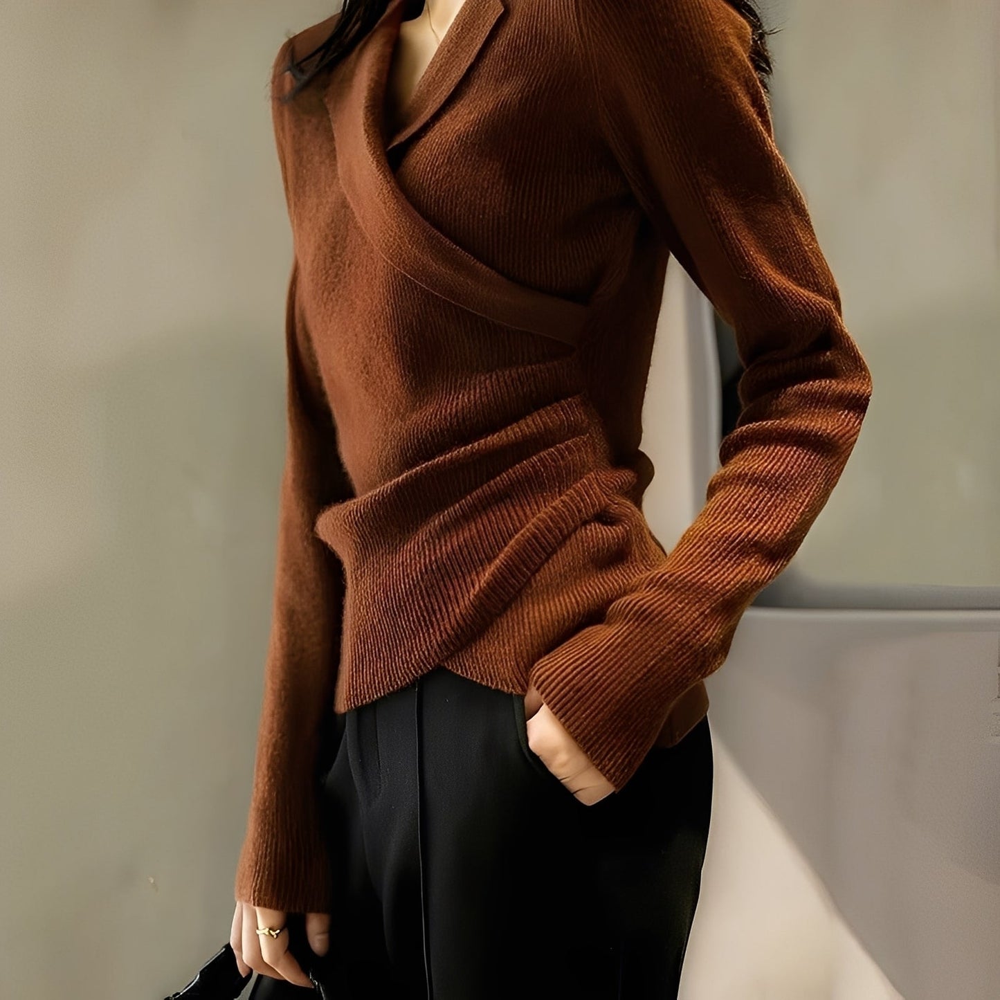 Myrtle - Zeitloser Damenpullover mit schrägem Design und enger Passform