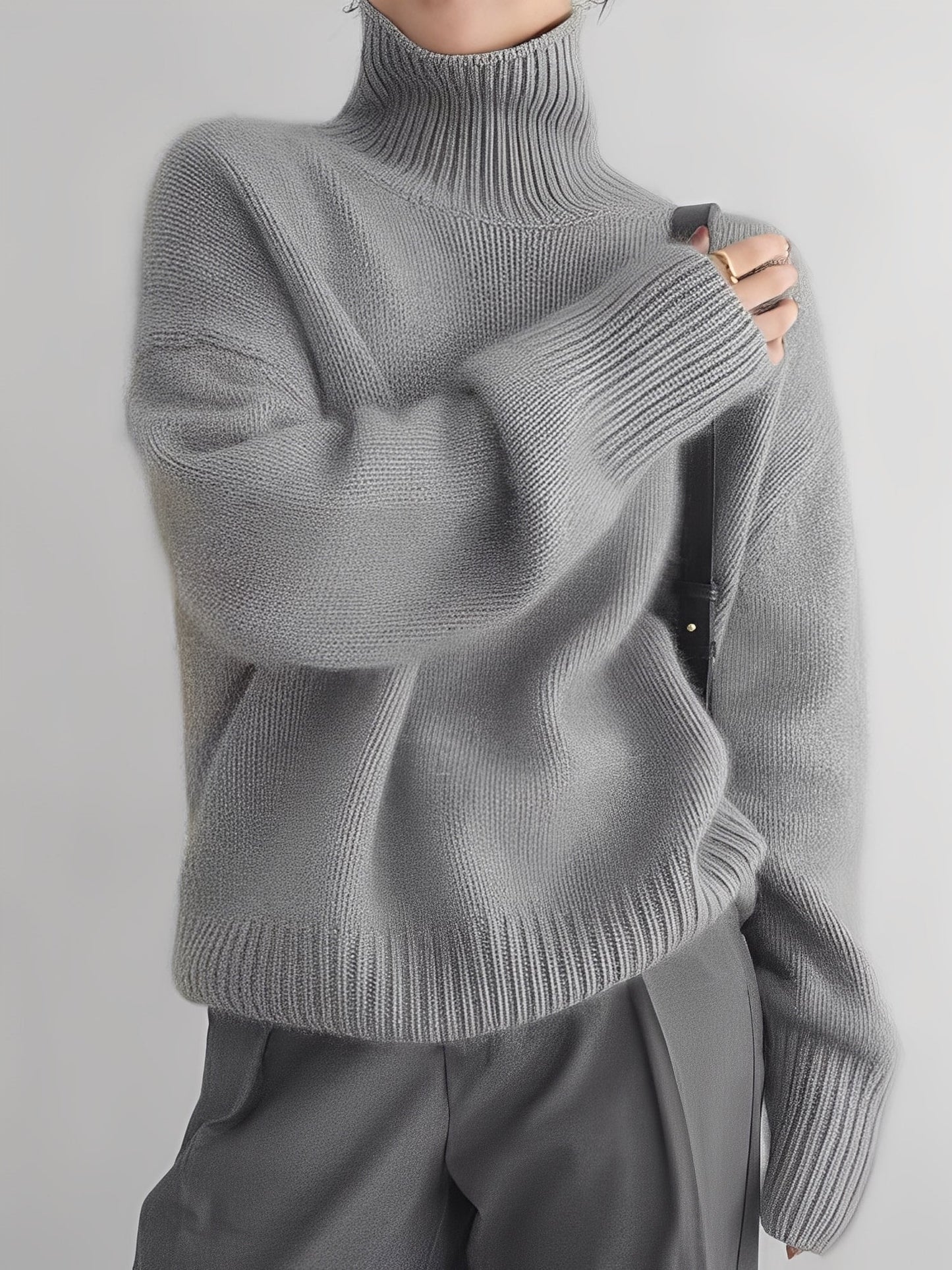 Adrienne - Eleganter, locker geschnittener Kaschmir-Rollkragenpullover