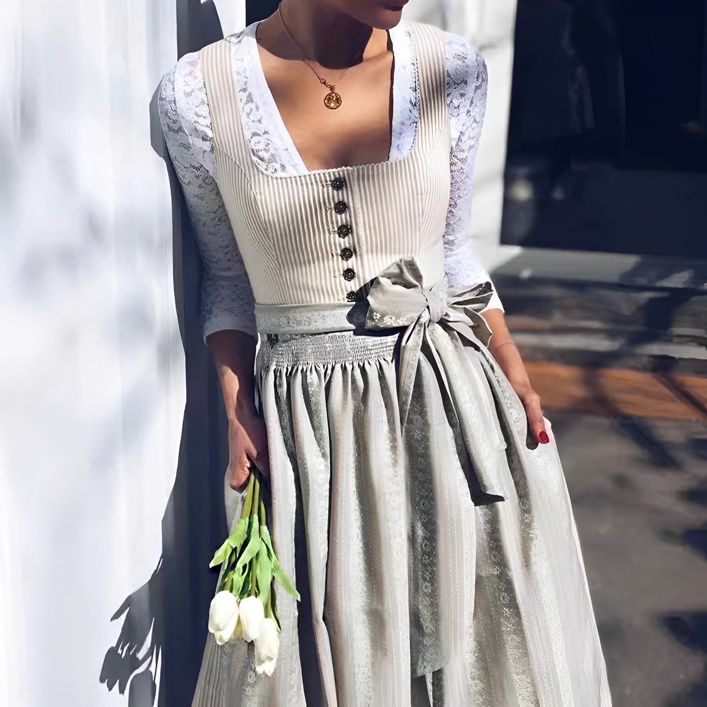 Eleanore - Komfortables Oktoberfest-Dirndl für Damen