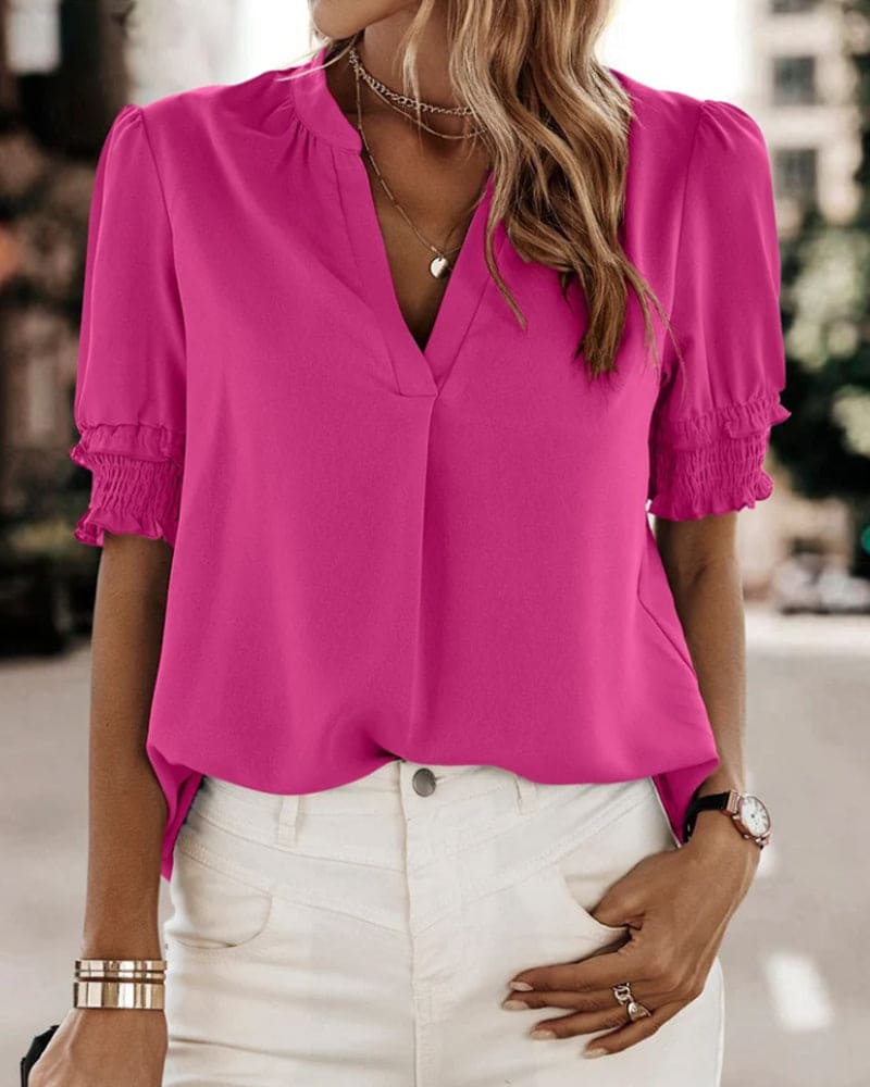 Sophia – Bluse mit V-Kragen und kurzen Ärmeln