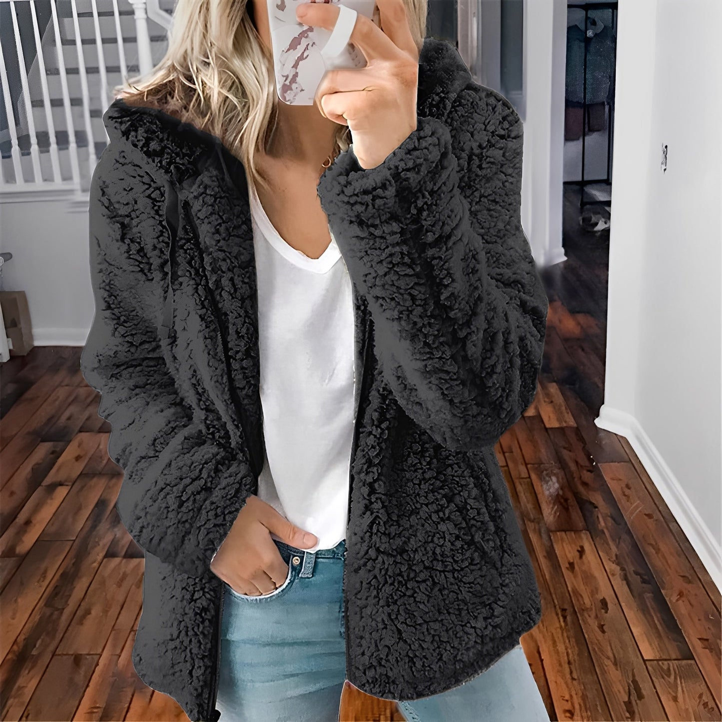 Blaire - Gemütliche Damenkapuzenjacke aus Teddyfell