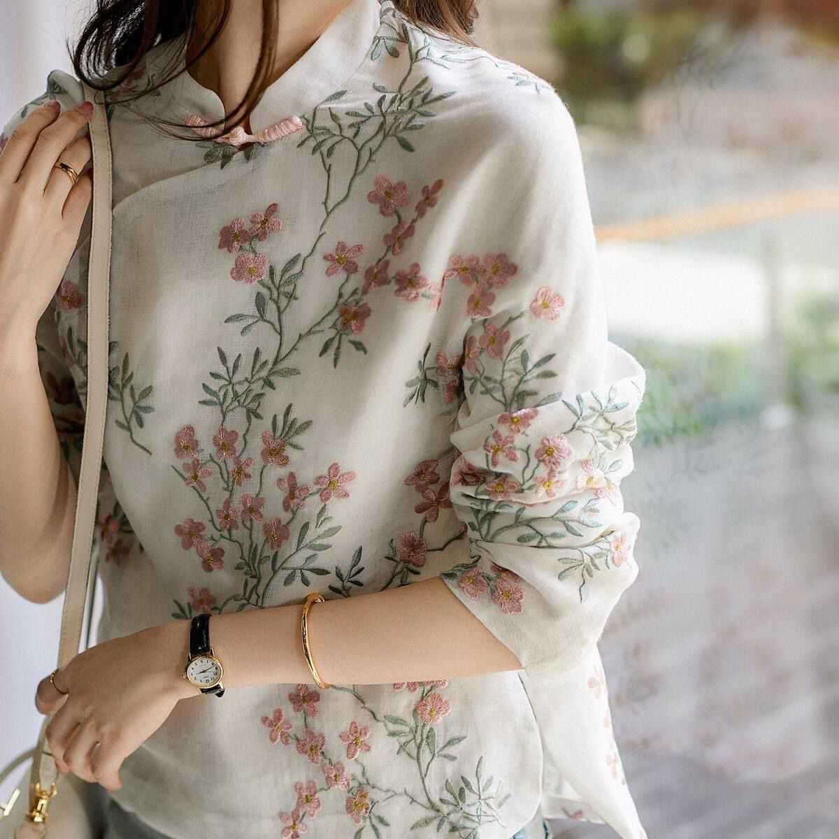 Charnette - Stylische Damenbluse aus besticktem Leinen
