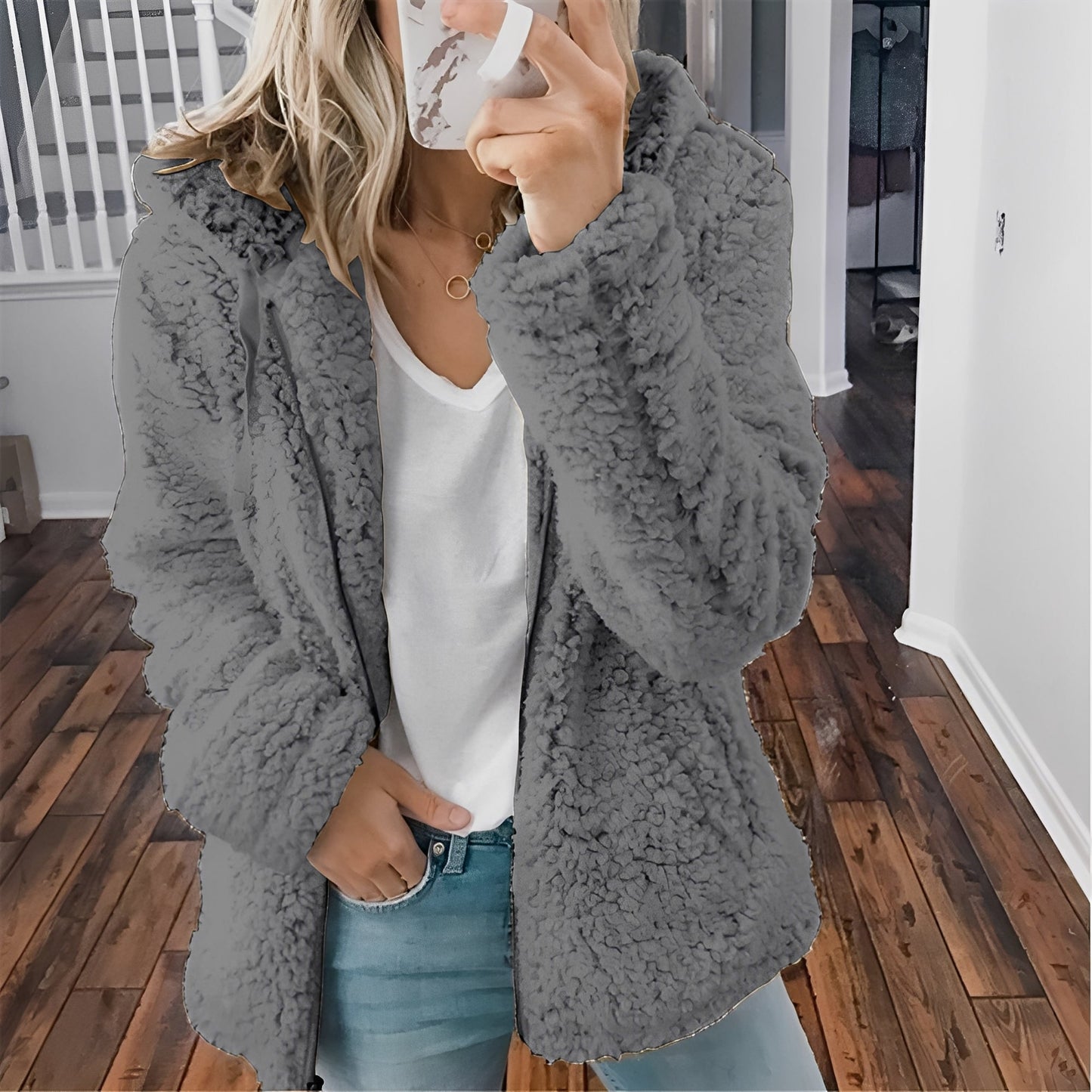 Blaire - Gemütliche Damenkapuzenjacke aus Teddyfell