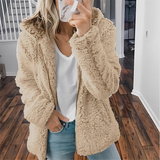 Blaire - Gemütliche Damenkapuzenjacke aus Teddyfell
