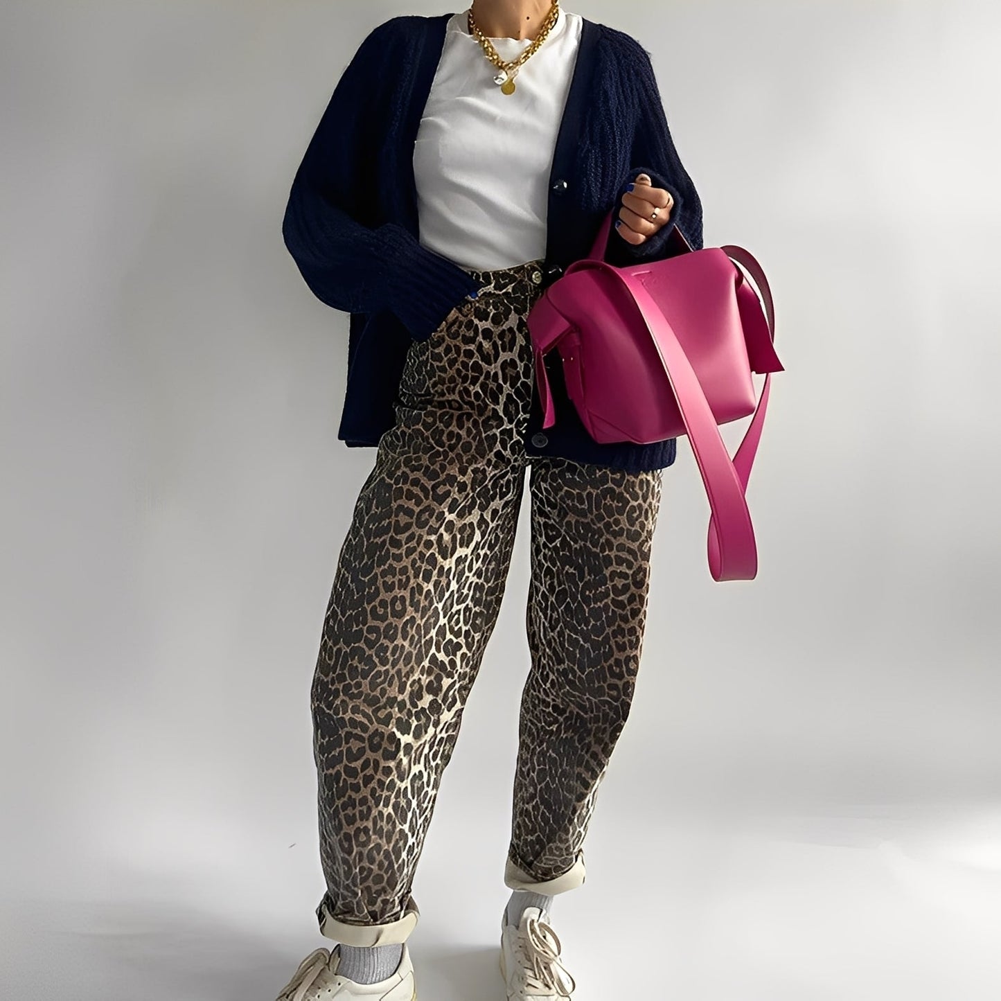 Rowanne - Klassische weite Damenhose mit Design