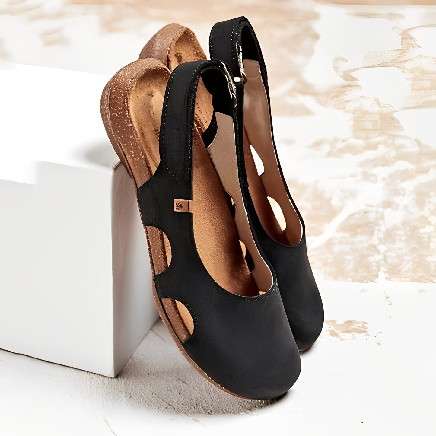Alexus - Elegante flache Frauensandalen