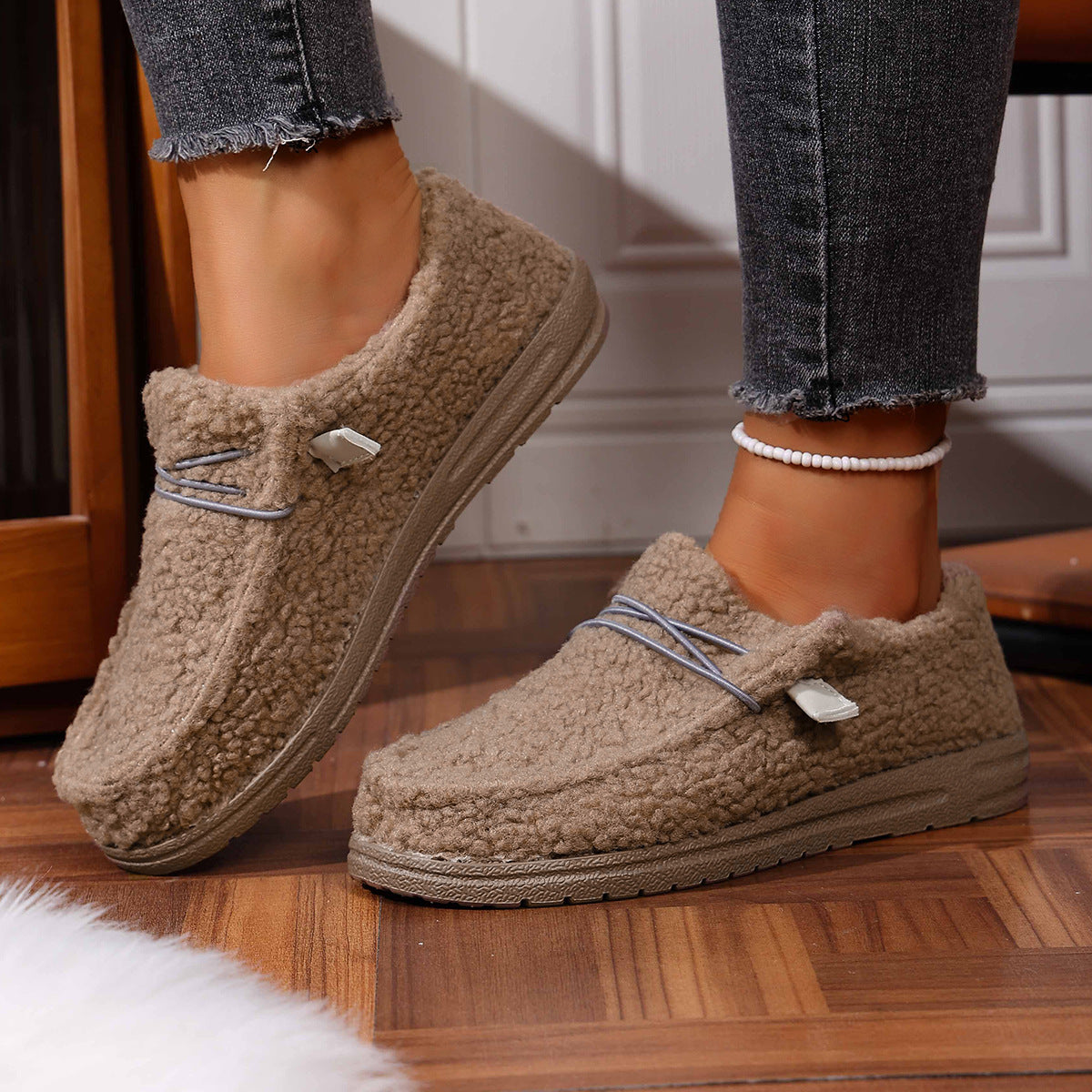 Mellony - Moderne flache Teddyschuhe für Frauen