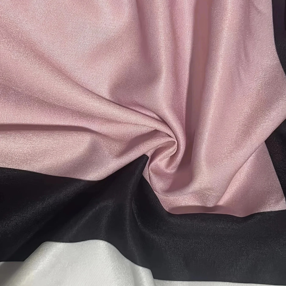 Svea – Kleid im Hemdschnitt mit 3/4-Ärmeln und geometrischem Design