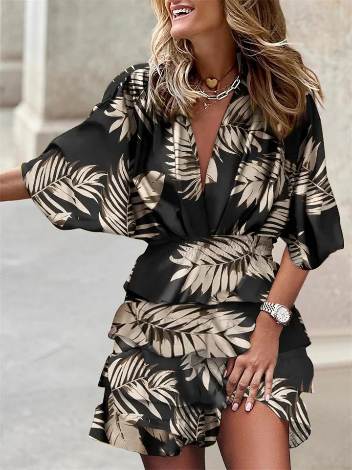 Liora – Florales Kleid mit V-Ausschnitt und Volants