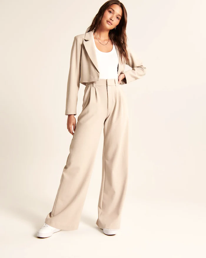 Amelia - Aktuelle Hose mit weitem Bein