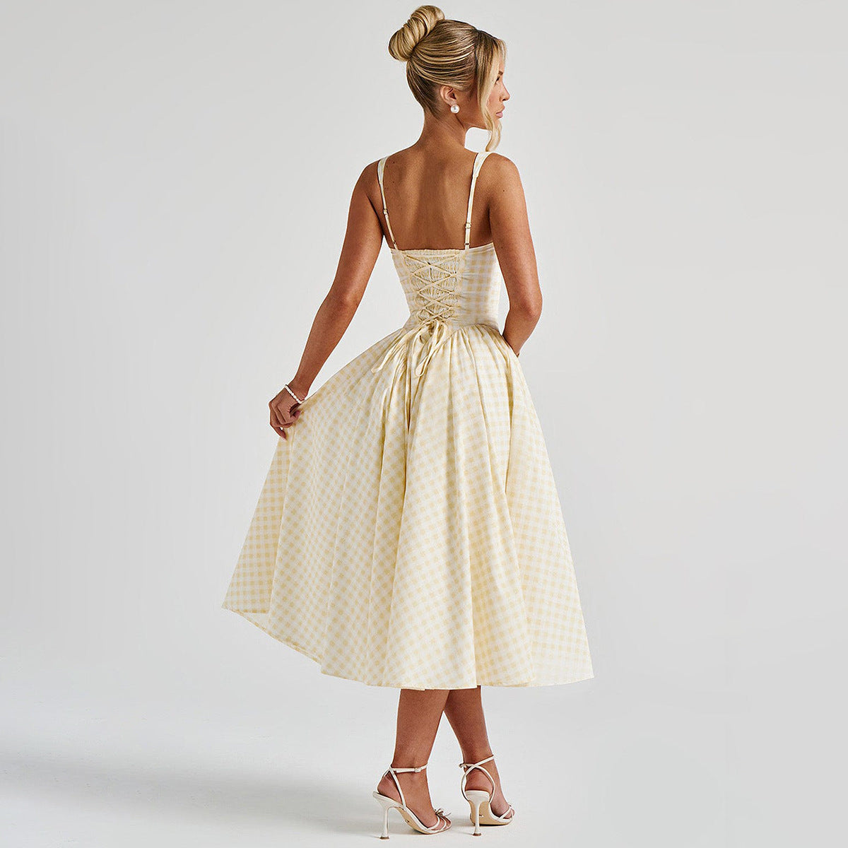Elina – Kariertes Midikleid im Prinzessinnenstil