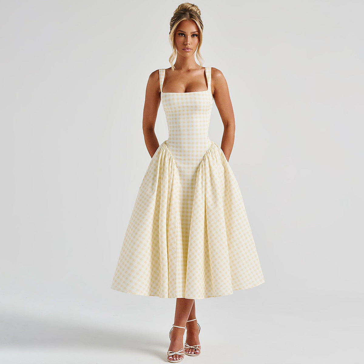 Elina – Kariertes Midikleid im Prinzessinnenstil