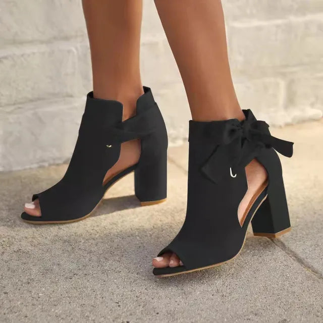 Celestine – Elegante orthopädische Sandalen mit Absatz und Schleifendetail