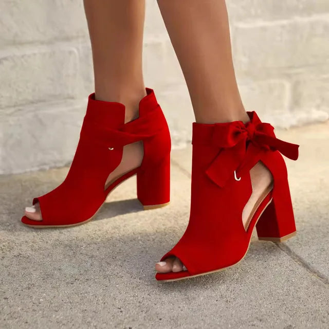 Celestine – Elegante orthopädische Sandalen mit Absatz und Schleifendetail