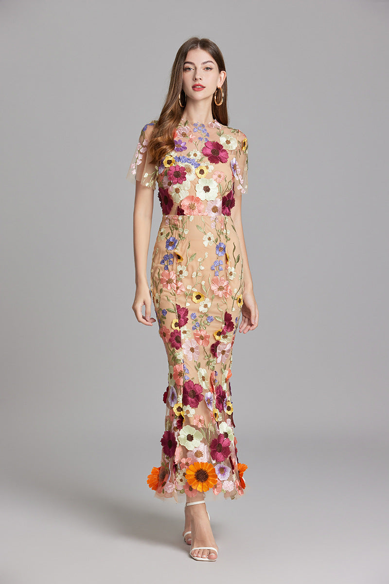 Elina – Besticktes Maxikleid ohne Ärmel