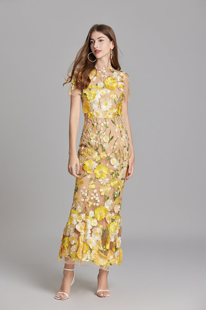 Elina – Besticktes Maxikleid ohne Ärmel