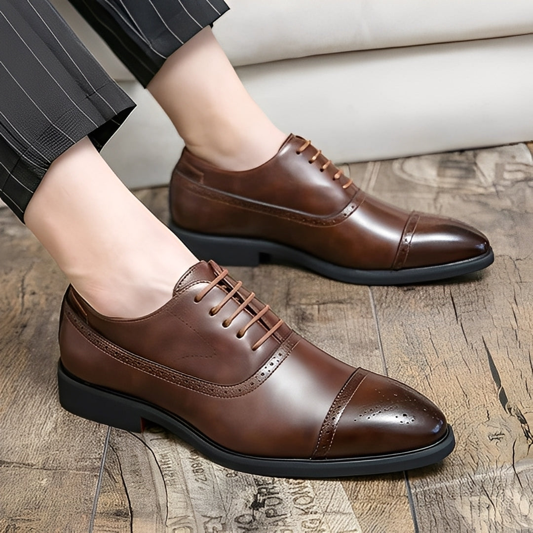 Fulton - Elegante formale Herrenschuhe aus Leder mit Brogue-Elementen