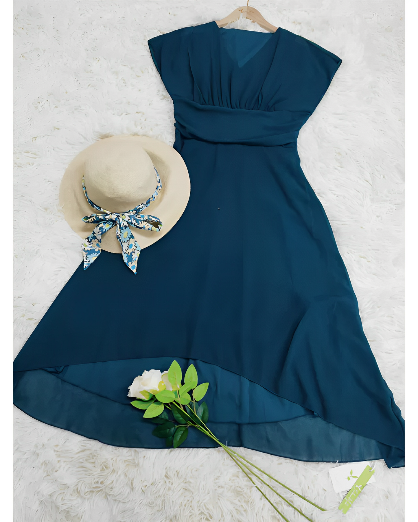 Elisa – Festliches Midikleid mit V-Ausschnitt