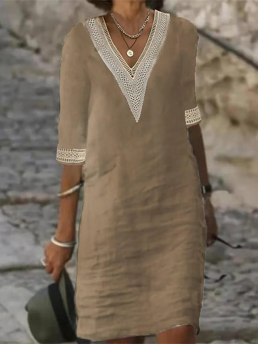 Arianne - Elegantes V-Kleid aus Baumwolle im Häkel-Look