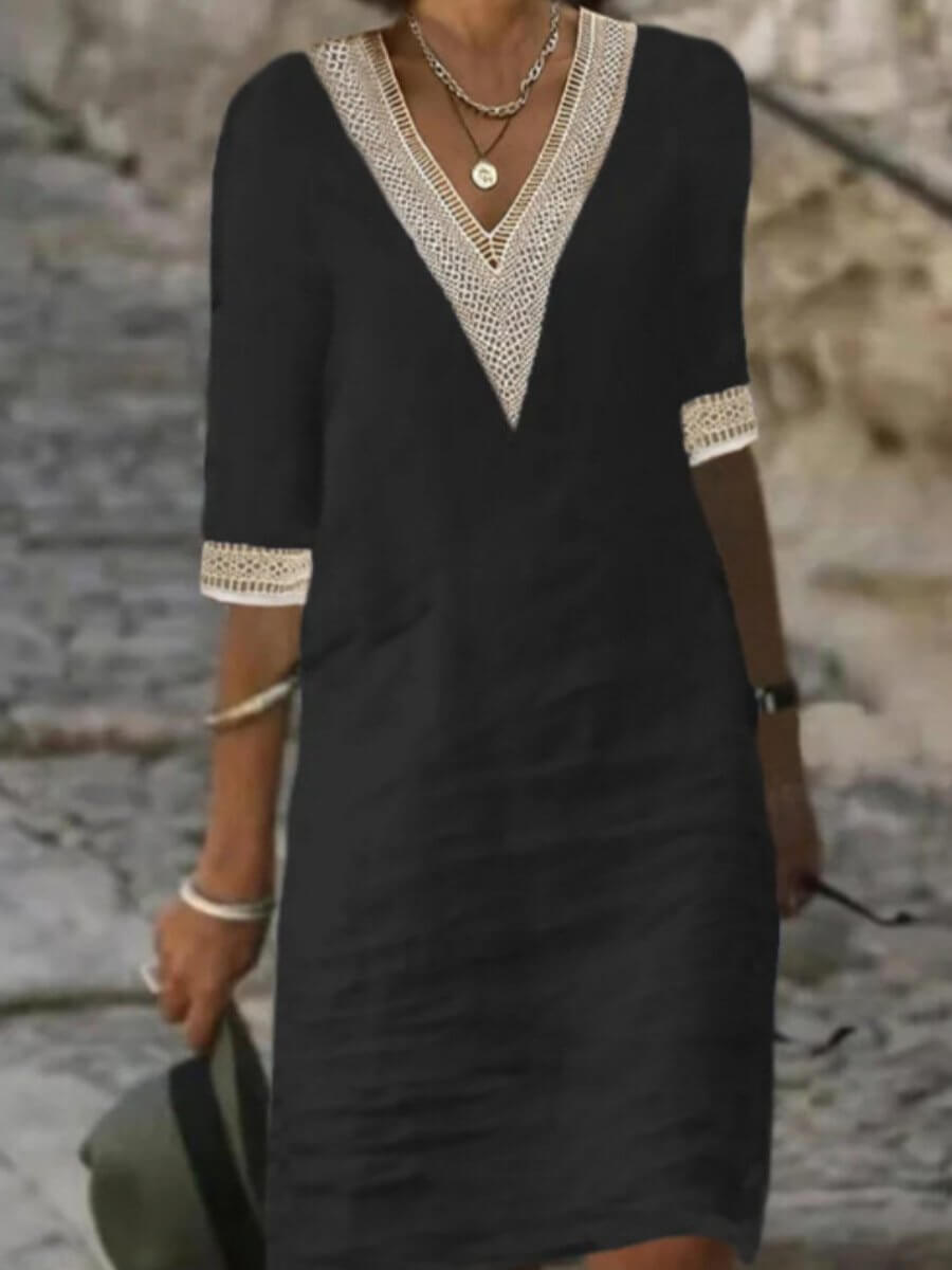 Arianne - Elegantes V-Kleid aus Baumwolle im Häkel-Look