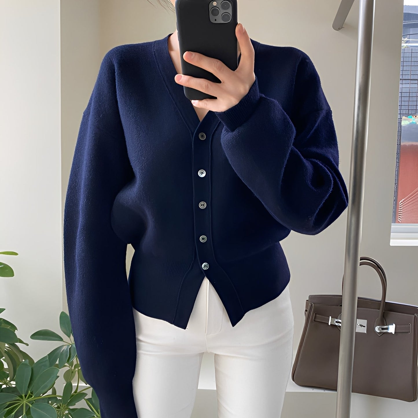 Carolyn - Klassische, leichte Damenstrickjacke