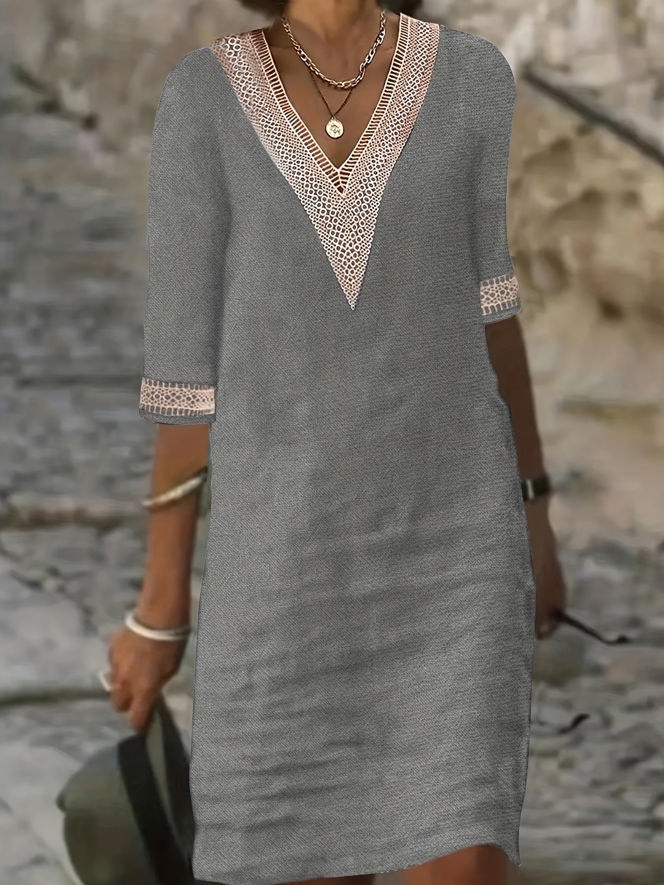 Lana – Tunika-Kleid mit V-Halsausschnitt und Spitze