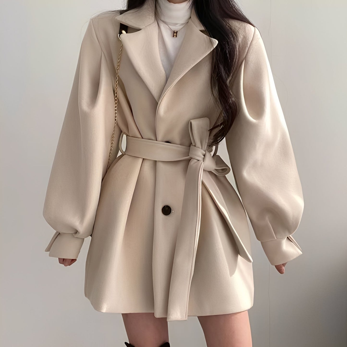 Meryl - Eleganter mittellanger Damenmantel aus Wolle