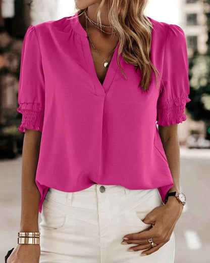 Sophia – Bluse mit V-Kragen und kurzen Ärmeln