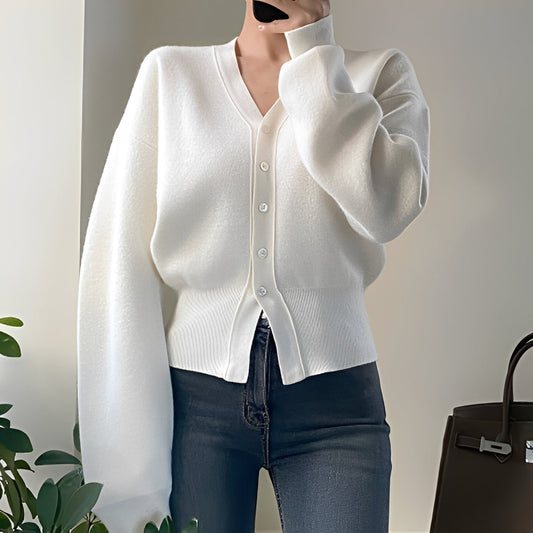 Carolyn - Klassische, leichte Damenstrickjacke