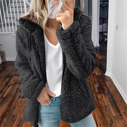 Blaire - Gemütliche Damenkapuzenjacke aus Teddyfell