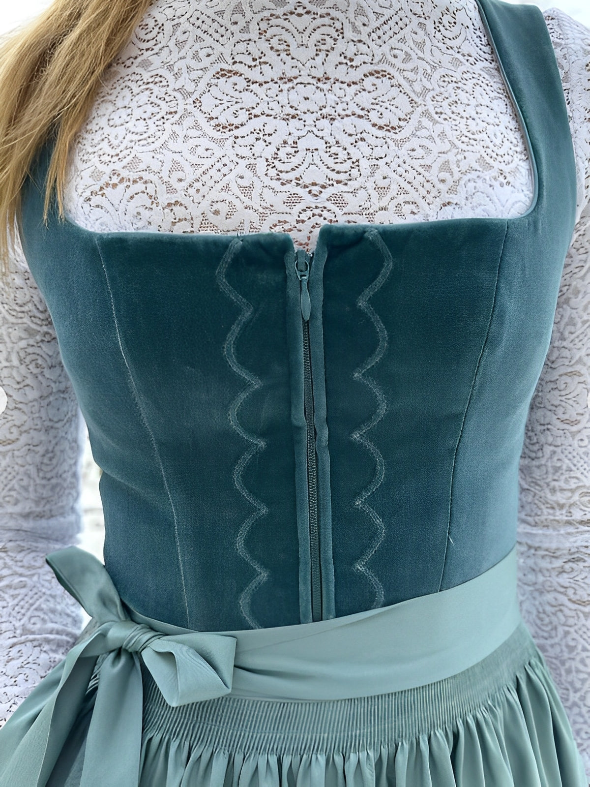 Muriel - Klassisches Dirndl für Damen