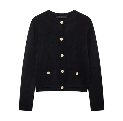 Zinnia - Bequeme Strickjacke mit goldenen Knöpfen für Damen