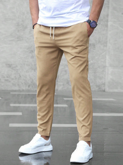Allan - Bequeme Herrenhose aus Stretchmaterial mit Kordelzug, schlanker Schnitt
