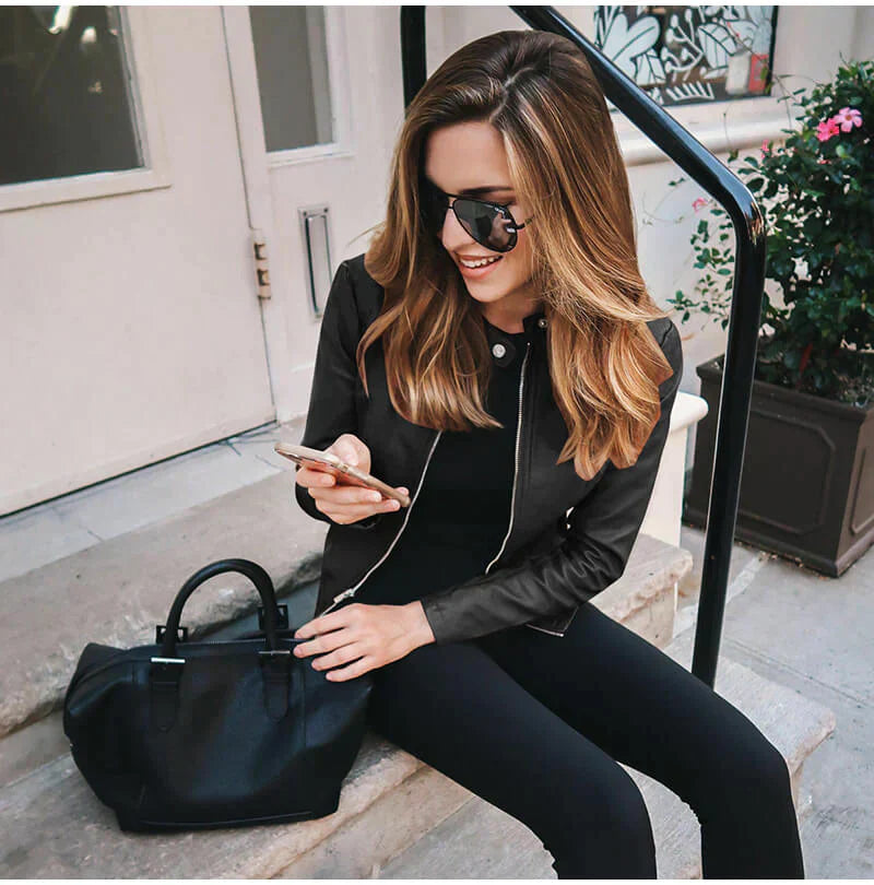 Amber – Modische Kunstlederjacke für Frauen