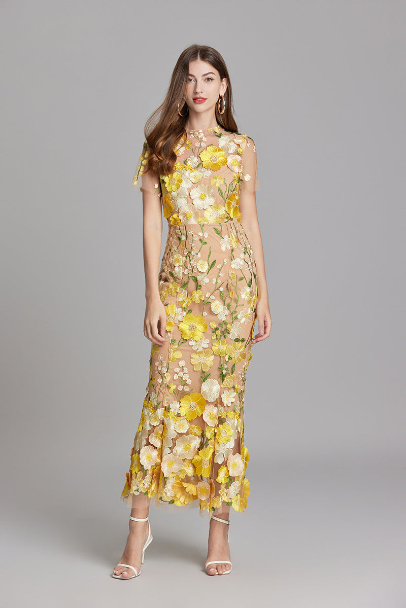 Elina – Besticktes Maxikleid ohne Ärmel