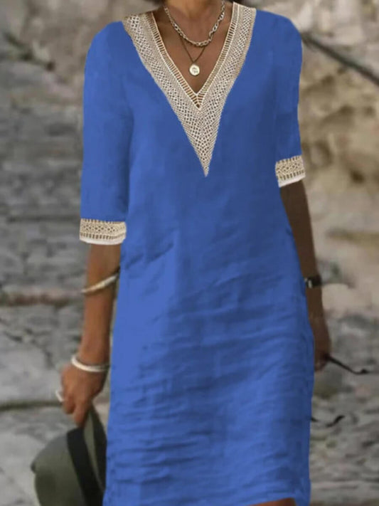 Arianne - Elegantes V-Kleid aus Baumwolle im Häkel-Look